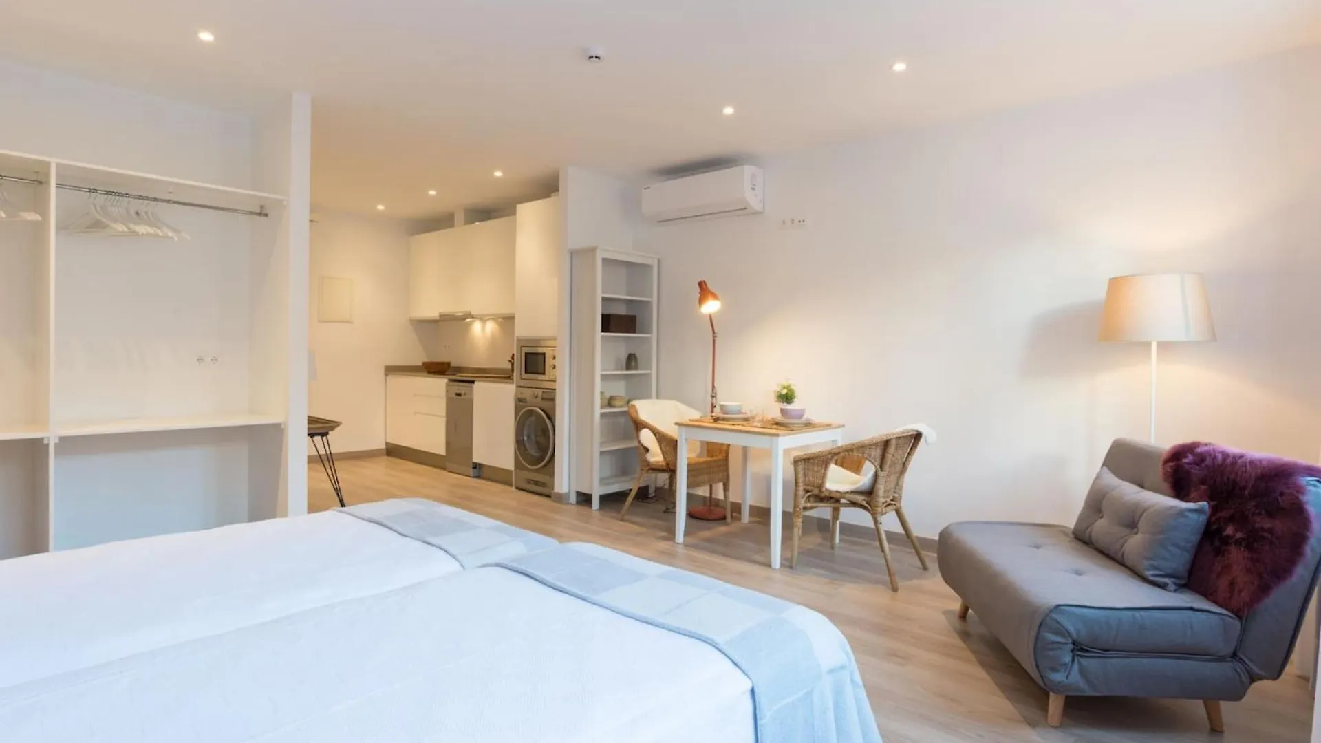 Sharingco Atarazanas Premium Apartment Malaga Spain
